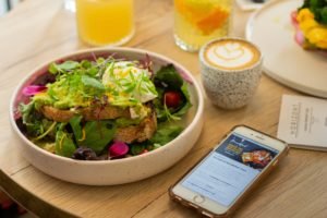 Drei Nährwert-Apps im Test auf die Vitamin-B12-Berechnung: Cronometer, Lifesum, MyFitnesspal