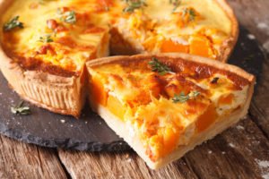 Kürbis-Quiche und Pilz-Omelette mit Hackfleisch. Gesunde Rezepte mit viel Vitamin B12